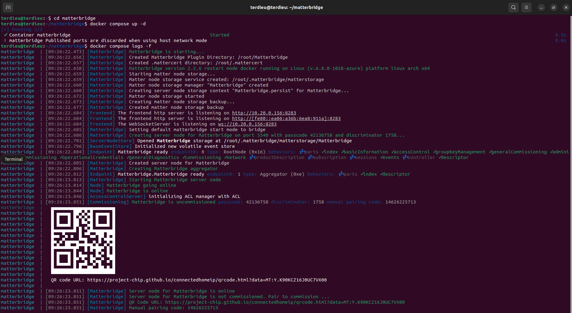 extrait de logs affichant ✔ Commissioned et le QR‑code